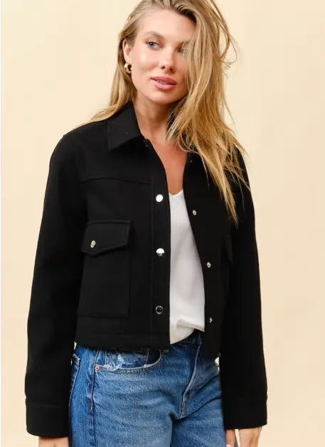 SOLID CROPPED DOUBLE POCKET BLAZER